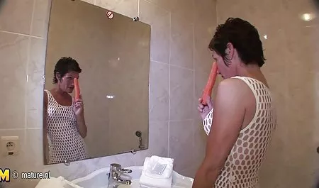 چربی MILF دانلود فیلم سینمایی سکسی با لینک مستقیم در لیوان با بزرگ و درخشش انگشت با ویبراتور می درخشد