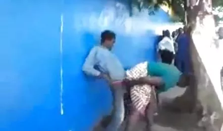 زیبایی شرقی در شورت توری با جوراب ، کت خز او را برداشته و روی تخت دراز دانلود فیلم و کلیپ سکسی با لینک مستقیم می کشد