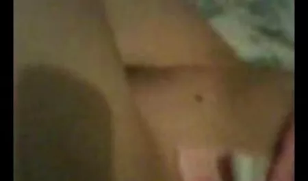 بلوند با دانلود سریال سکسی با لینک مستقیم چشمان رسا با کوشش و بلعیدن یک پرستو می کند