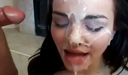 عاشق فیلم سکسی دانلود مستقیم تلی های خال کوبی مقعد بلند آلت تناسلی مرد را کشیده است