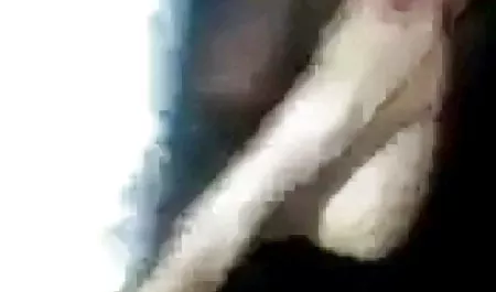 یک فروشنده از چهره دانلود فیلم سینمایی سکسی با لینک مستقیم های سرامیکی یک پیچ بزرگ در الاغ MILF با لباس قرمز رنگ می کند
