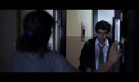 یک زن سیاه پوست باریک یک تنه هاهل را در گلوی خود فرو می برد و یک ماندا را در زیر آن قرار می دانلود فیلم سکسی با کیفیت با لینک مستقیم دهد